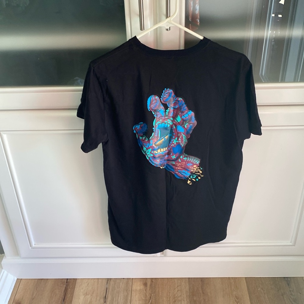 Santa Cruz tshirt new medium